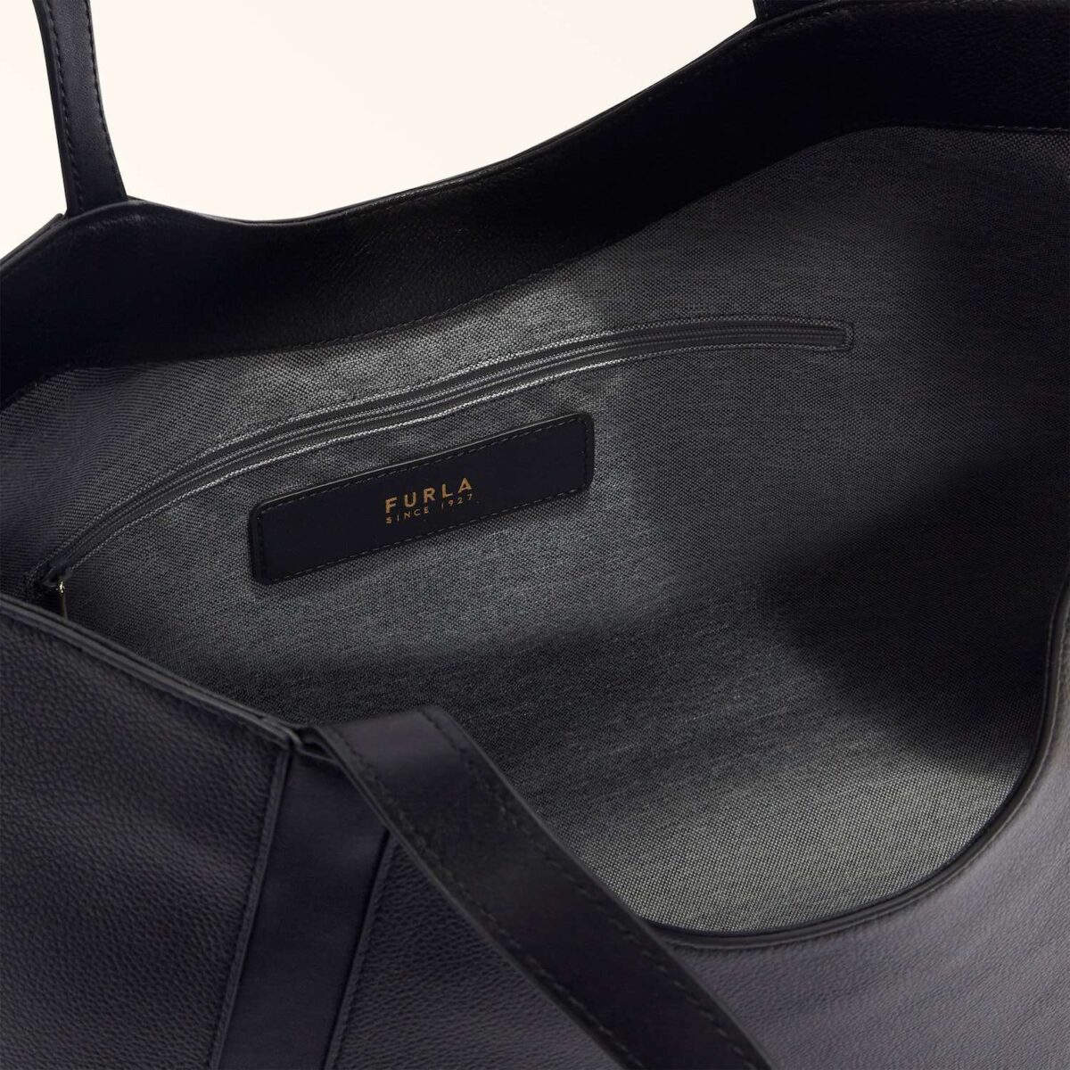 Borsa Furla Goccia 2 Borsa A Spalla Furla Goccia Nero Interno In Tessuto E Taschino Con Zip 8050597537368
