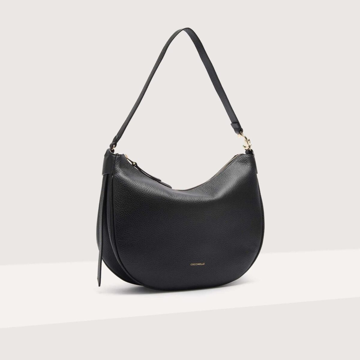 Borsa C Easy Coccinelle Nero Laterale 8059978690173 scaled 1