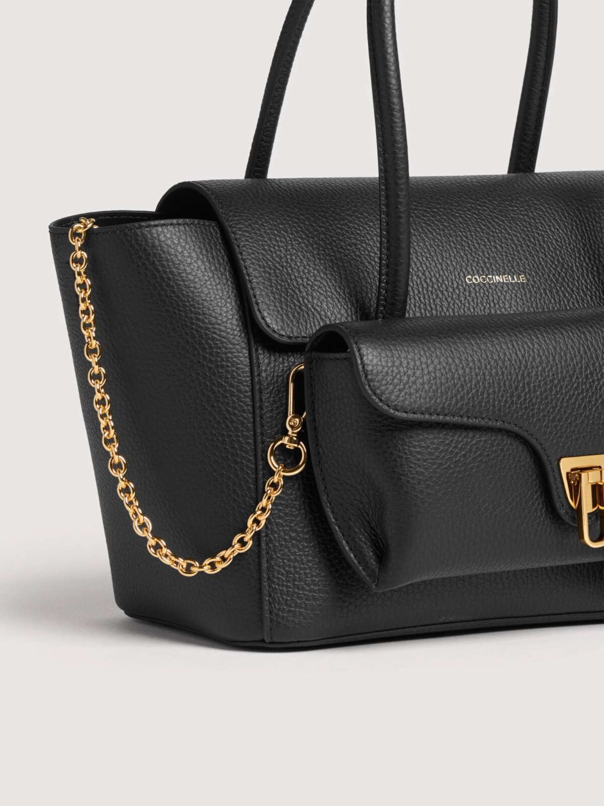 Borsa Double Beat Coccinelle Nero Dettagli 8059978750280 scaled 1