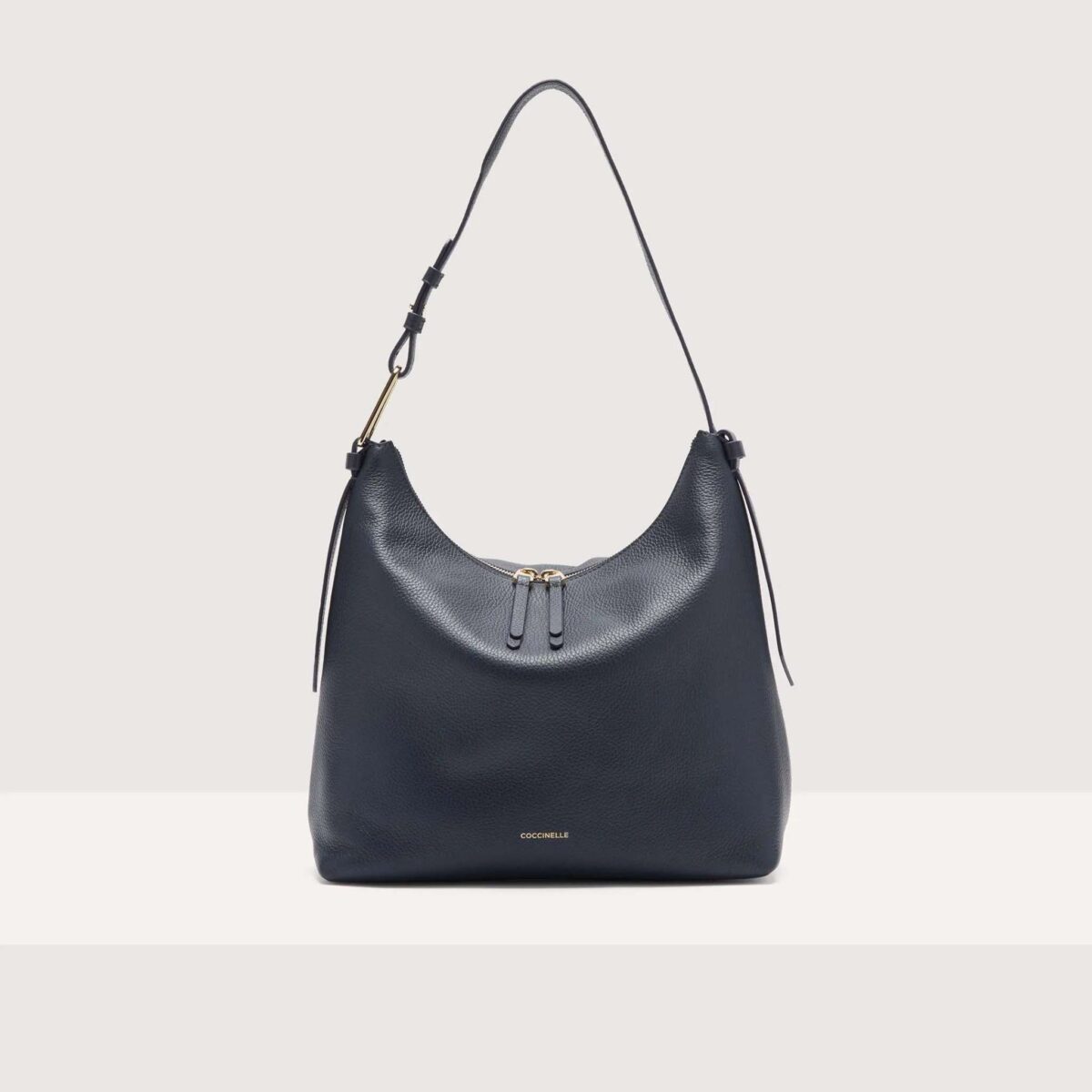 Borsa-Malory-Coccinelle-Midnight-Blue-8059978642660-scaled-1.jpg Borsa Malory Coccinelle Midnight Blue 8059978642660 scaled 1