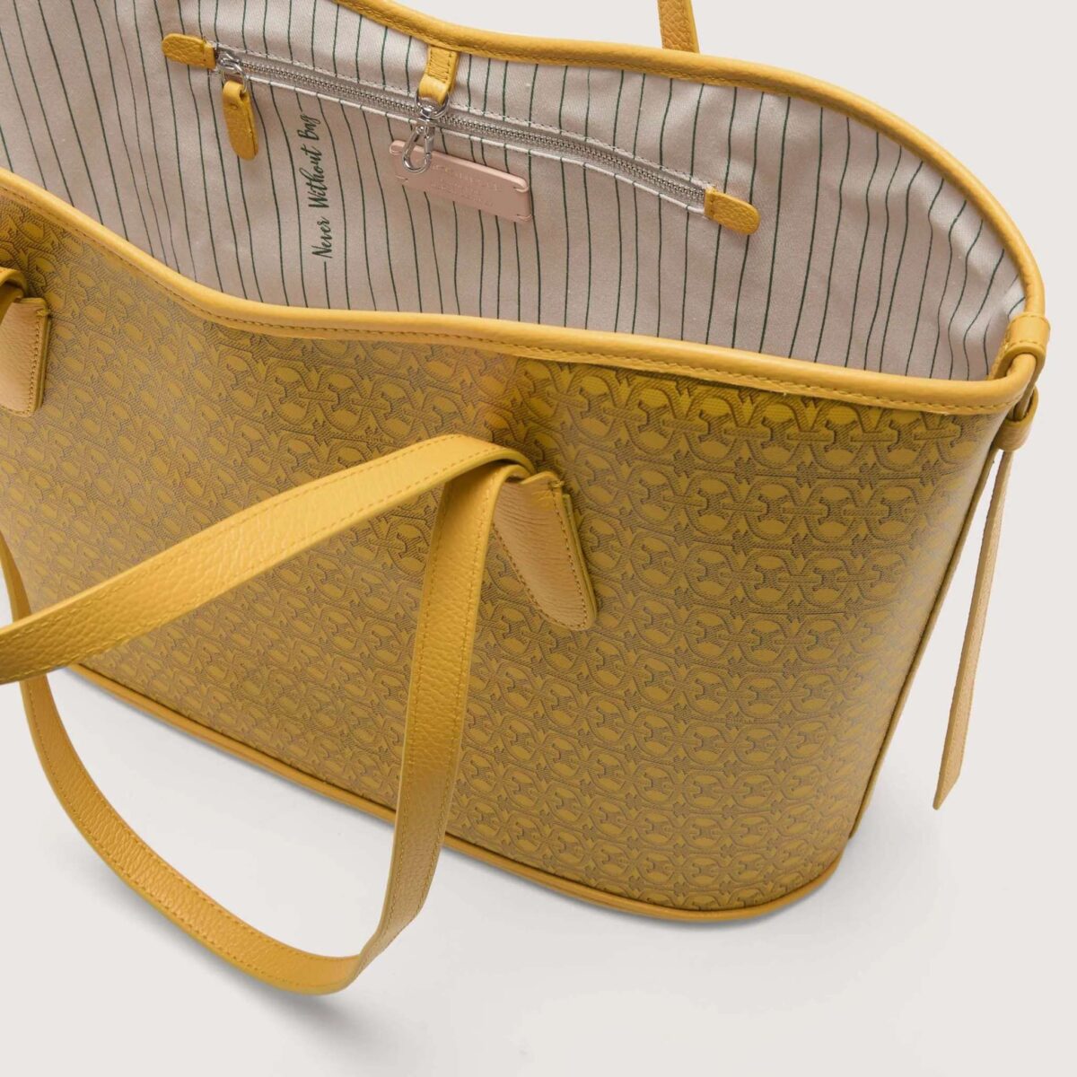 Borsa New Never Coccinelle Soleado Interno 8059978655592 scaled 1