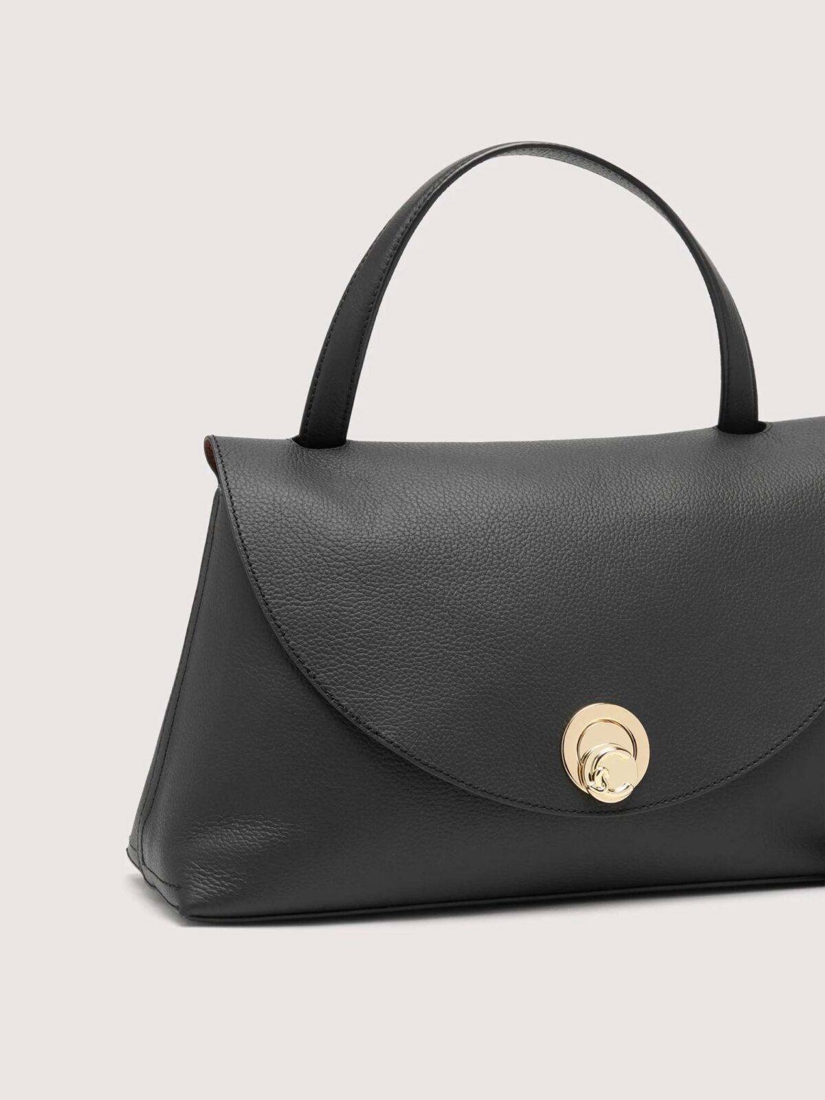 Borsa Nikla Coccinelle Nero Dettagli 8059978748119 scaled 1
