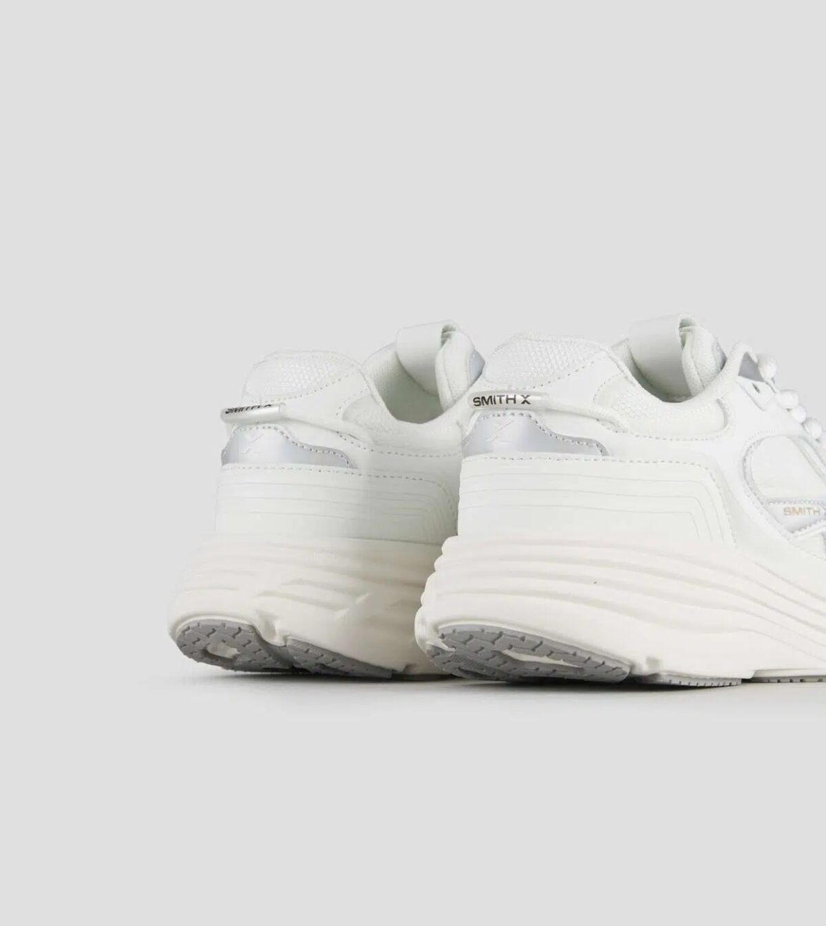Sneakers Storm Alexander Smith In Pelle Bianca E Tessuto Tecnico Con Dettagli Iridescenti Retro MW9803IWT