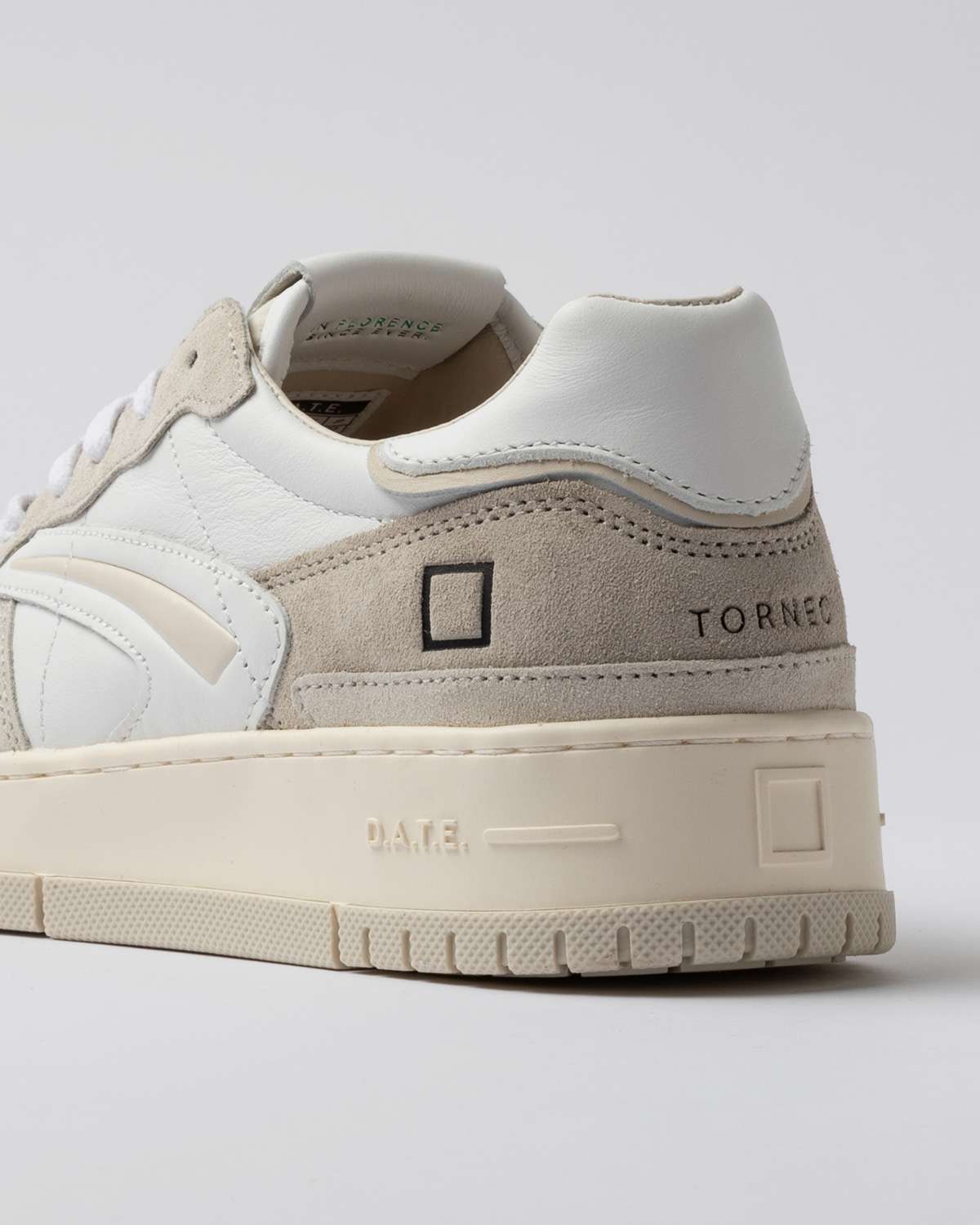 Sneakers Torneo D.A.T.E. White Beige Tallone Bimateriale Con Nome E Logo Incisi 421TOCOHB