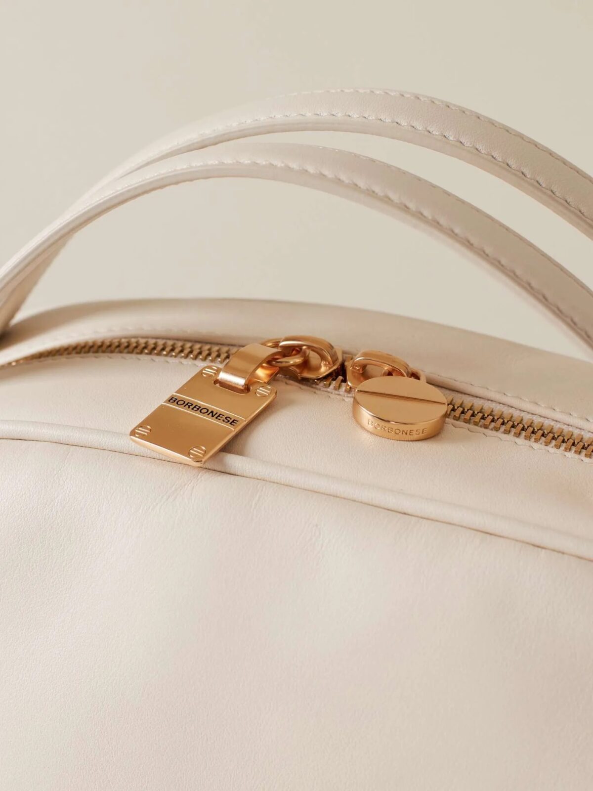 Bauletto Medium Borbonese In Pelle White Cotton Dettagli 300202927 scaled 1