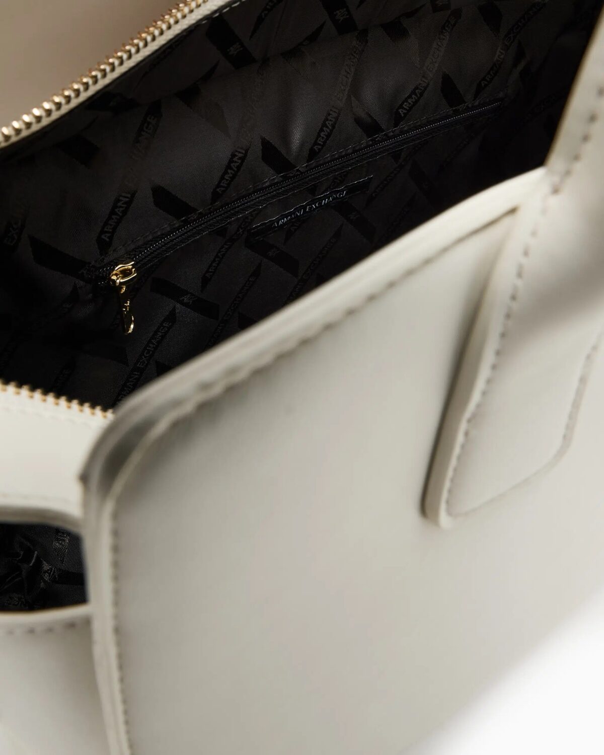 Borsa Armani Exchange A Mano Bianco Interno 2158U1003 scaled 1