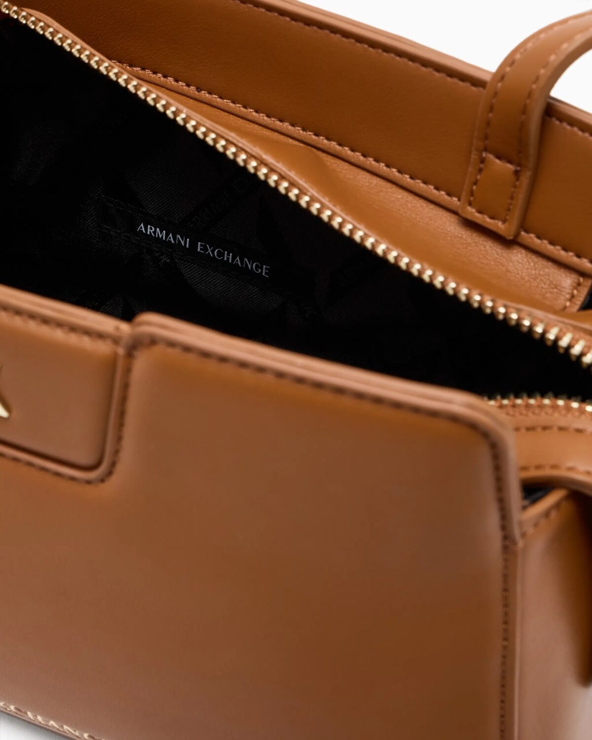 Borsa Armani Exchange A Tracolla Marrone Interno 2160U6123 scaled 1