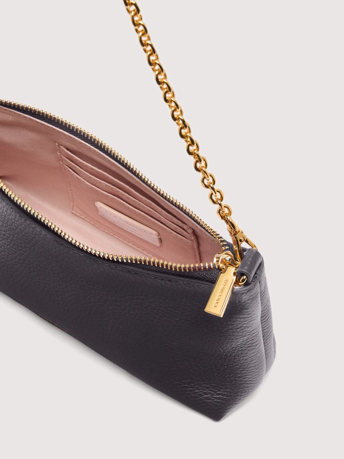 Borsa Aura Coccinelle Prune Interno 8059978712547 scaled 1