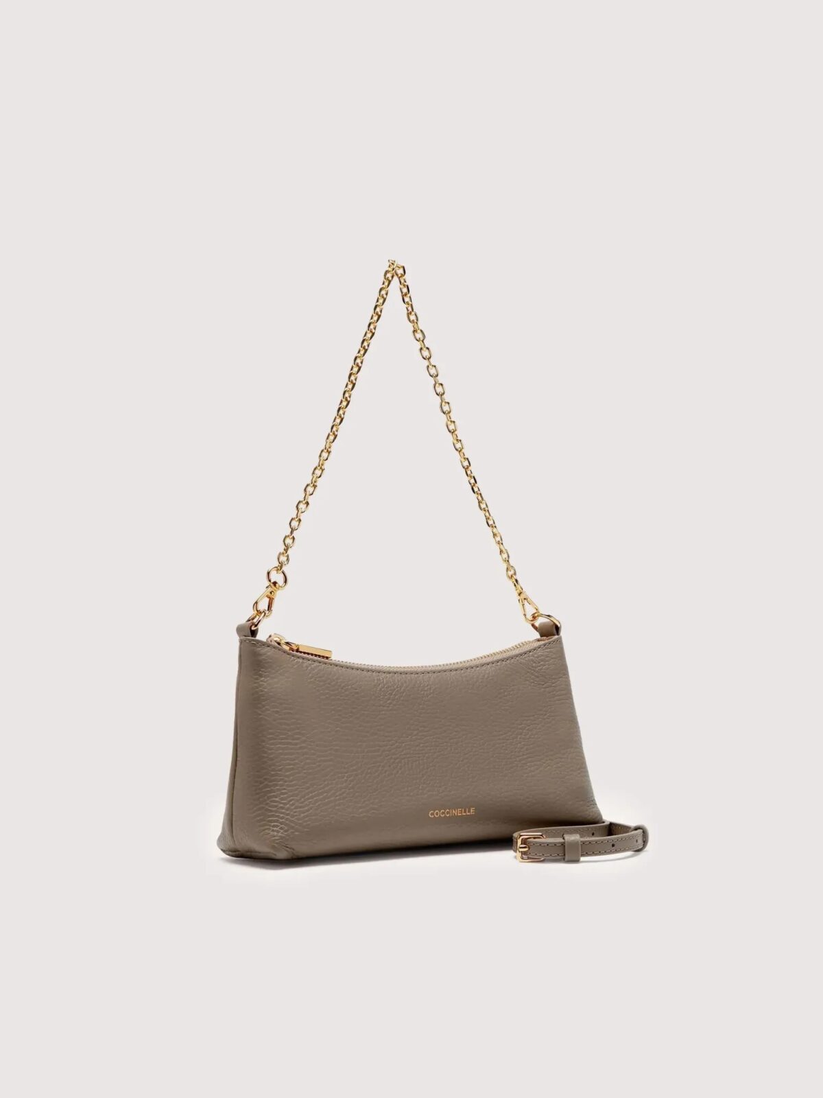 Borsa Aura Coccinelle Warm Taupe Dettagli 8059978646354 scaled 1