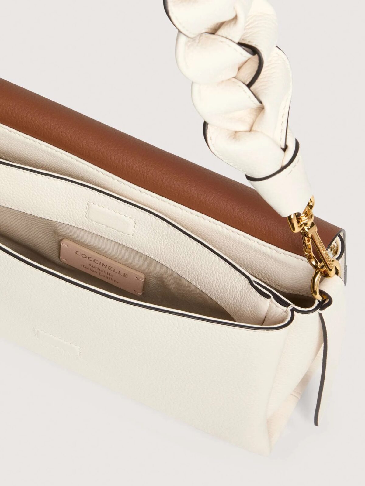 Borsa Boheme Small Coccinelle In Pelle Pearl Interno 8059978801180 scaled 1