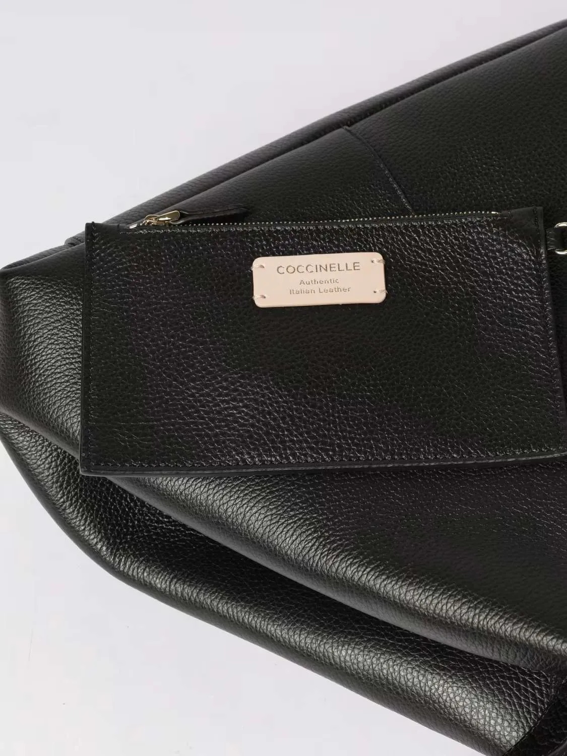 Borsa C Easy Coccinelle In Pelle Martellata Nero Dettagli Pochette 8059978690159