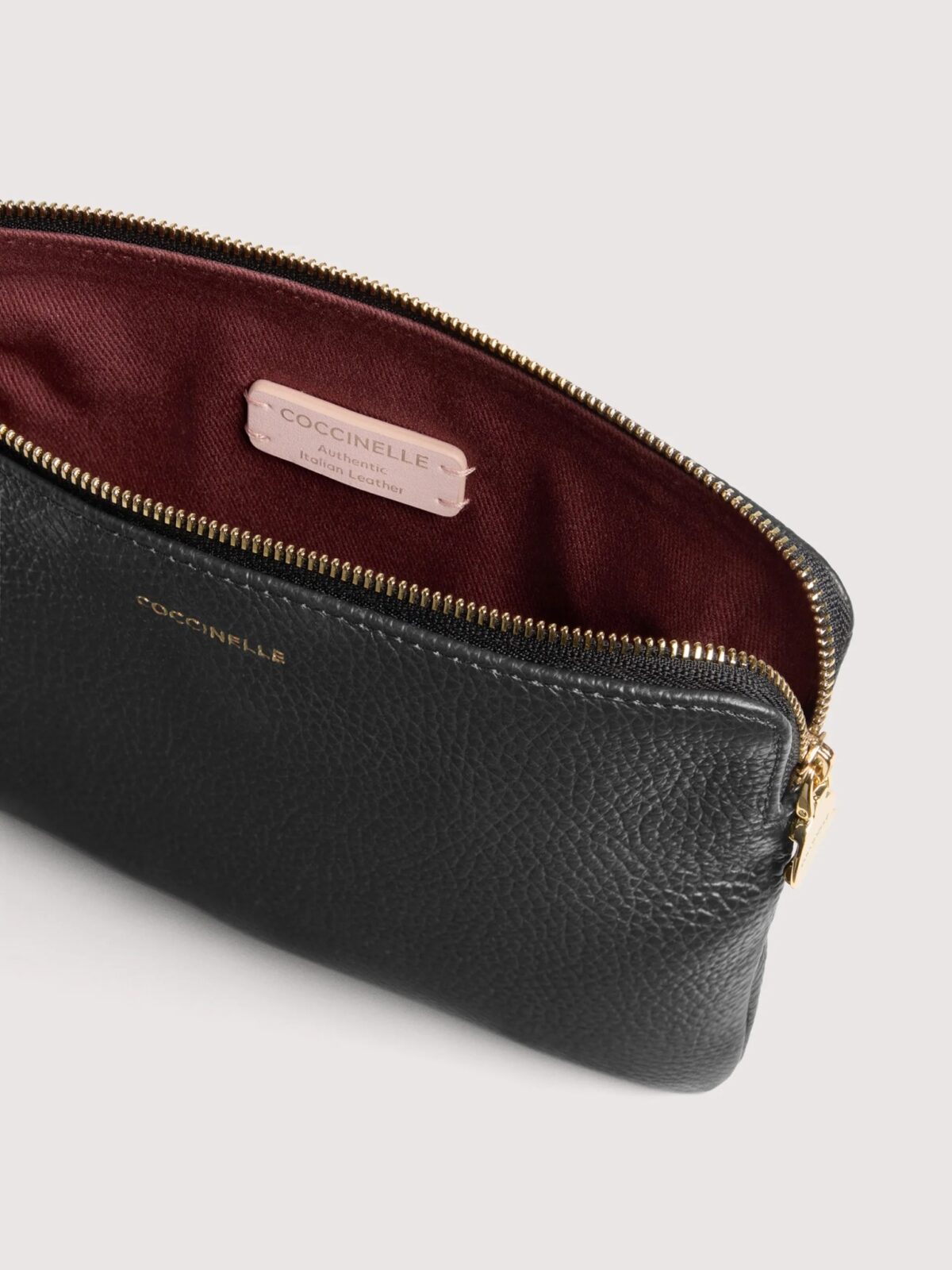 Borsa C Me Softy Coccinelle In Pelle Nero Interno 8059978812193 scaled 1
