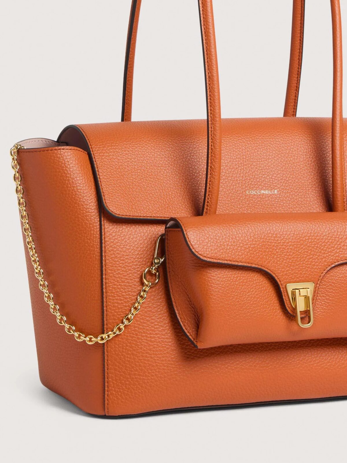 Borsa Double Beat Coccinelle In Pelle Martellata Crab Dettagli 8059978812469 scaled 1