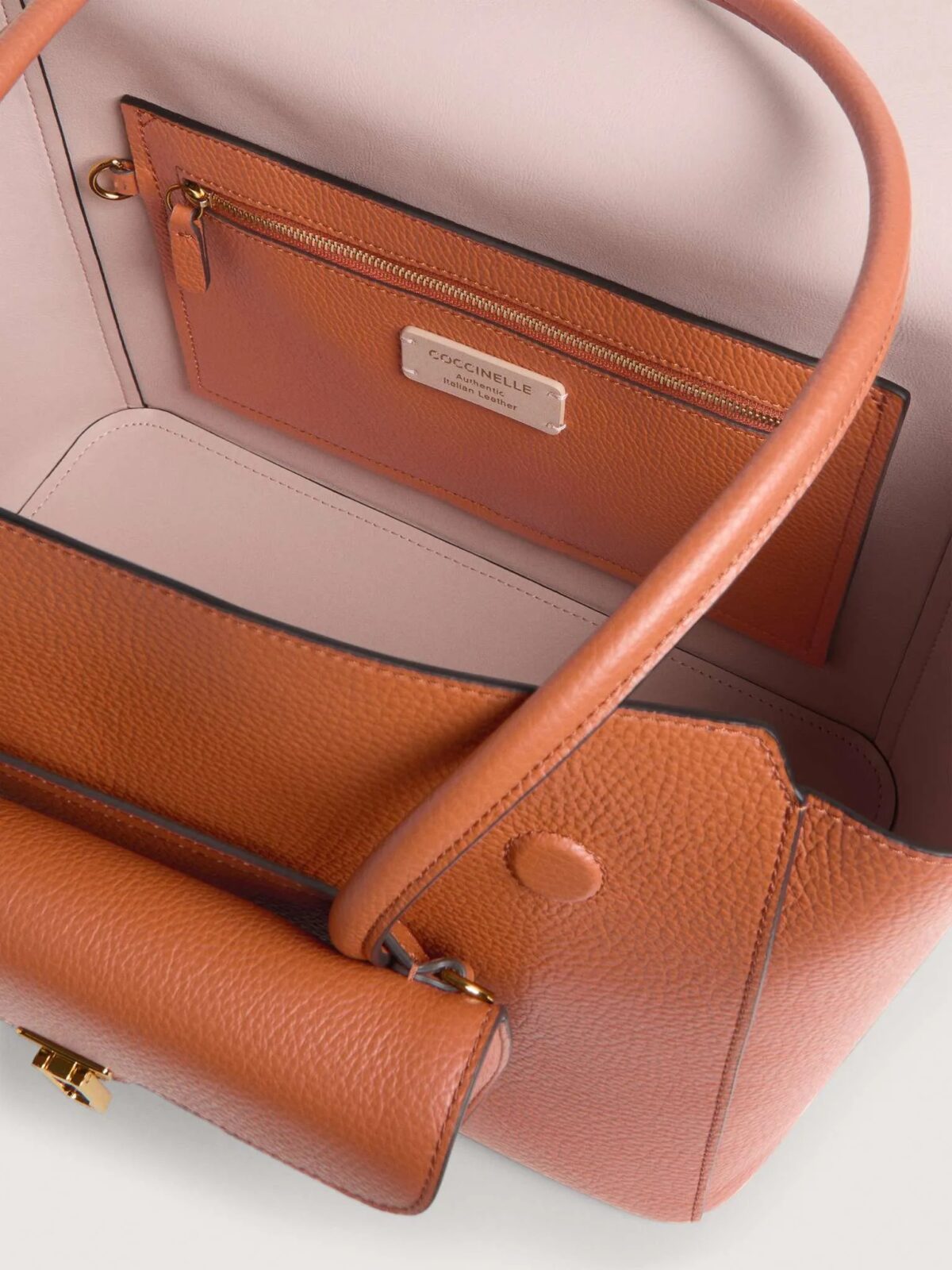 Borsa Double Beat Coccinelle In Pelle Martellata Crab Interno 8059978812469 scaled 1