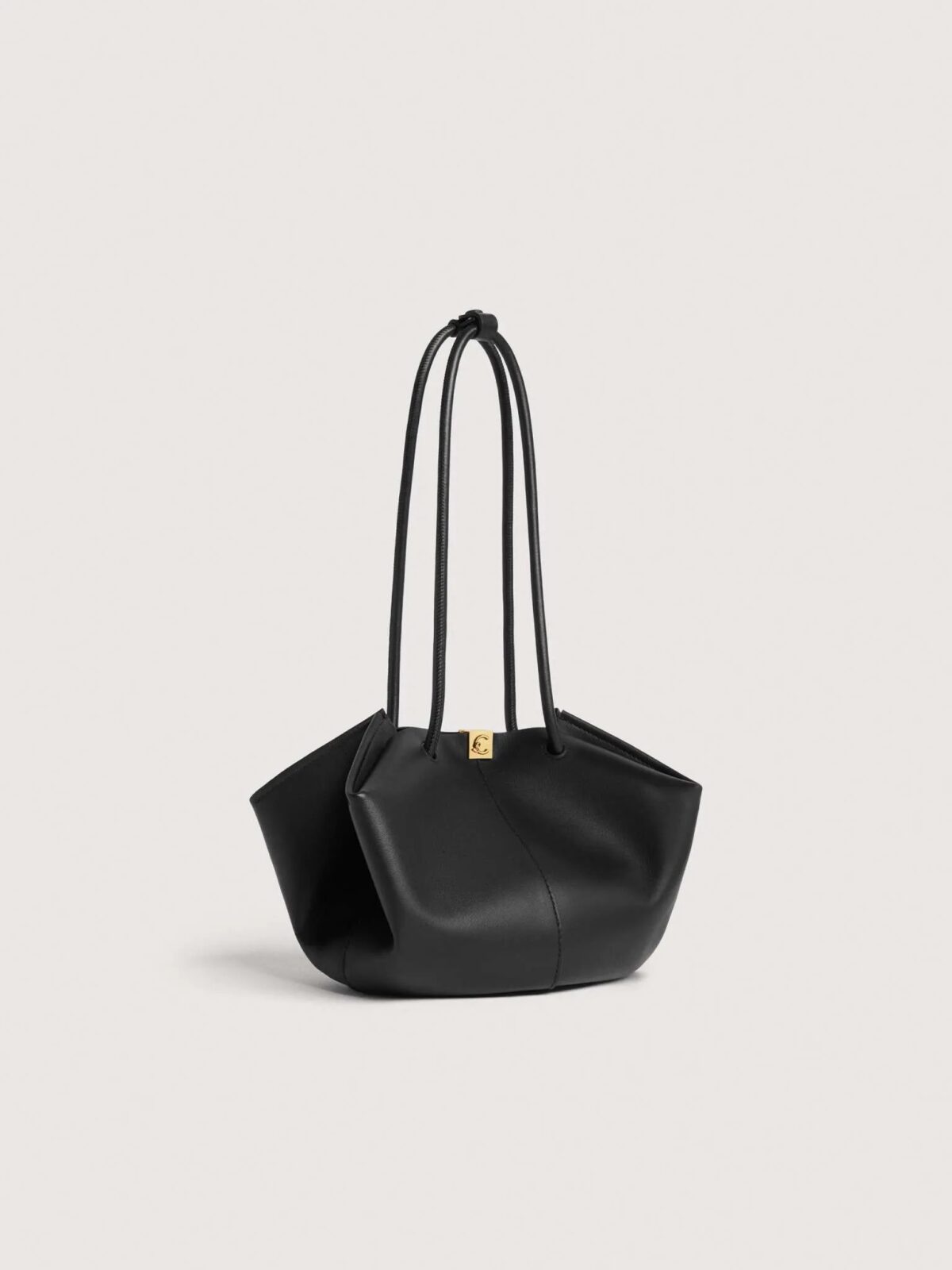 Borsa Kamy Coccinelle 1 Borsa Kamy Coccinelle In Pelle Liscia Nero Dettagli Laterali 8059978800787 scaled 1