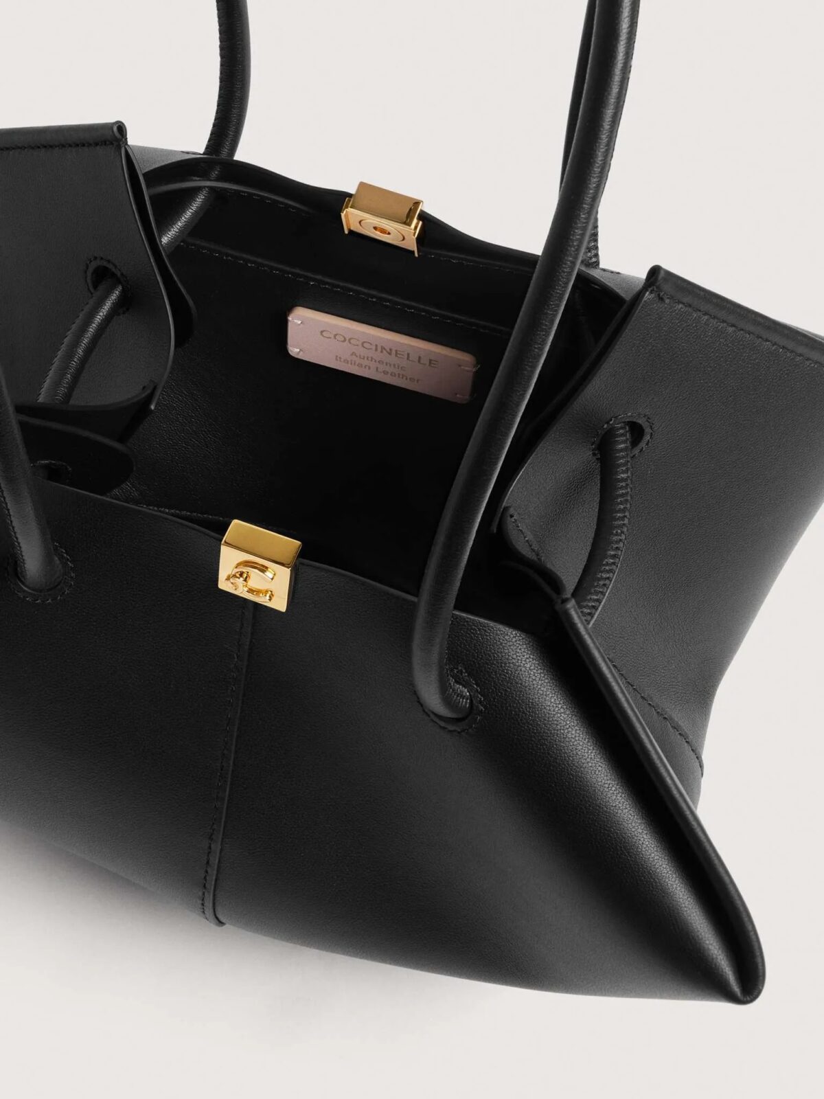 Borsa Kamy Coccinelle 2 Borsa Kamy Coccinelle In Pelle Liscia Nero Interno 8059978800787 scaled 1