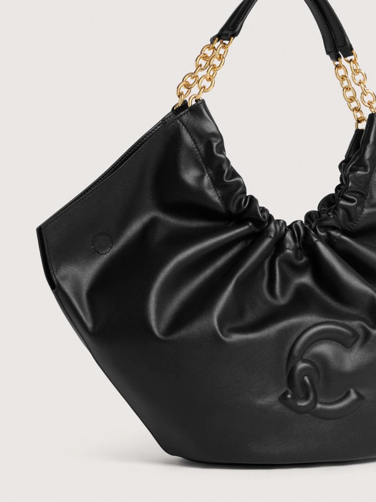 Borsa Smash Coccinelle In Pelle Liscia Nero Dettagli 8059978799630 scaled 1